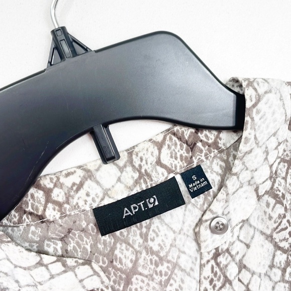 Apt. 9 reptile print long sleeve button down top - Picture 3 of 5